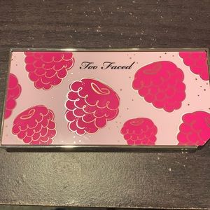 Too Faced Razzle Dazzle Berry eyeshadow palette